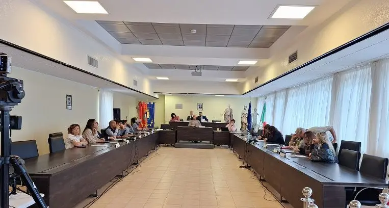 L’opposizione di Santa Marinella chiede il ripristino della legalità e scrive una lettera al ministro dell’Interno Piantedosi e al prefetto Giannini