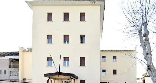 Rifiuti Santa Marinella, protesta del comitato “Viviamo la città” davanti al municipio