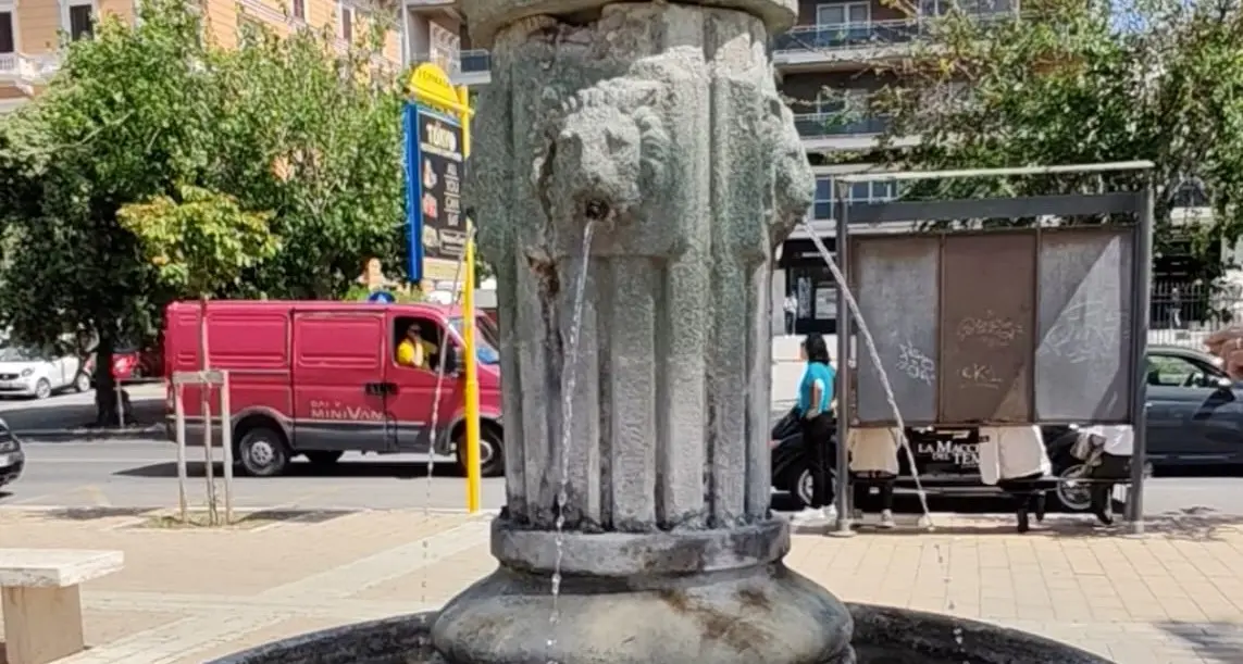 Torna a funzionare la fontana di viale Garibaldi