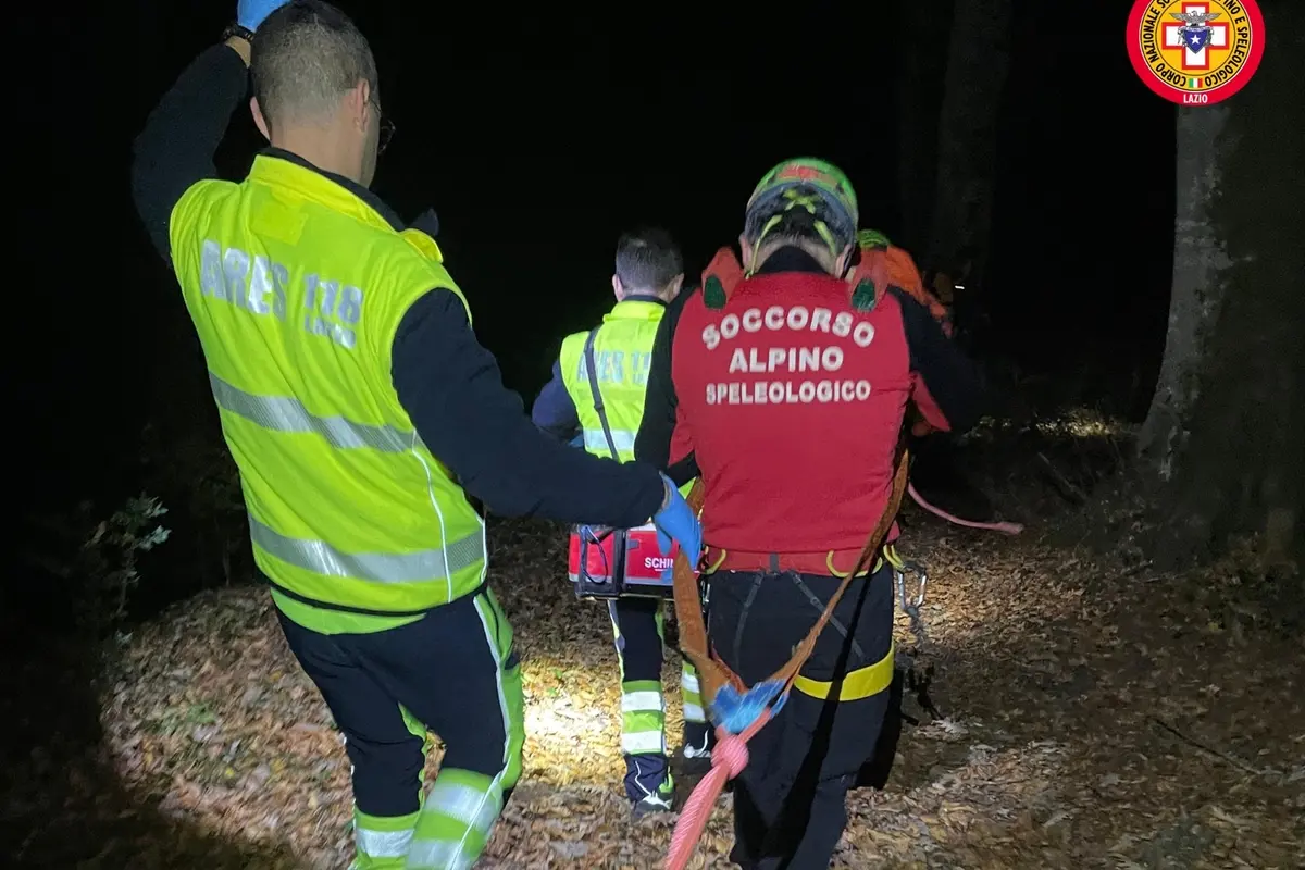 Escursionista s’infortuna sui Monti Cimini, soccorsa dal Cnas Lazio