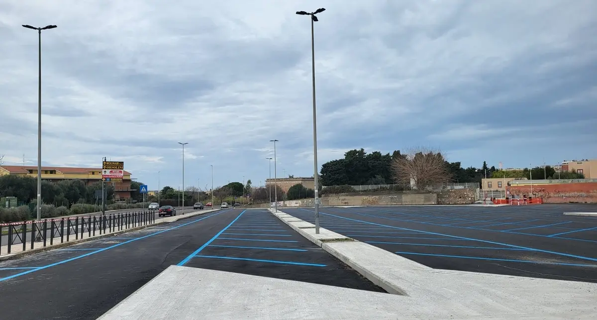 Tribunale, scatta il pagamento della sosta