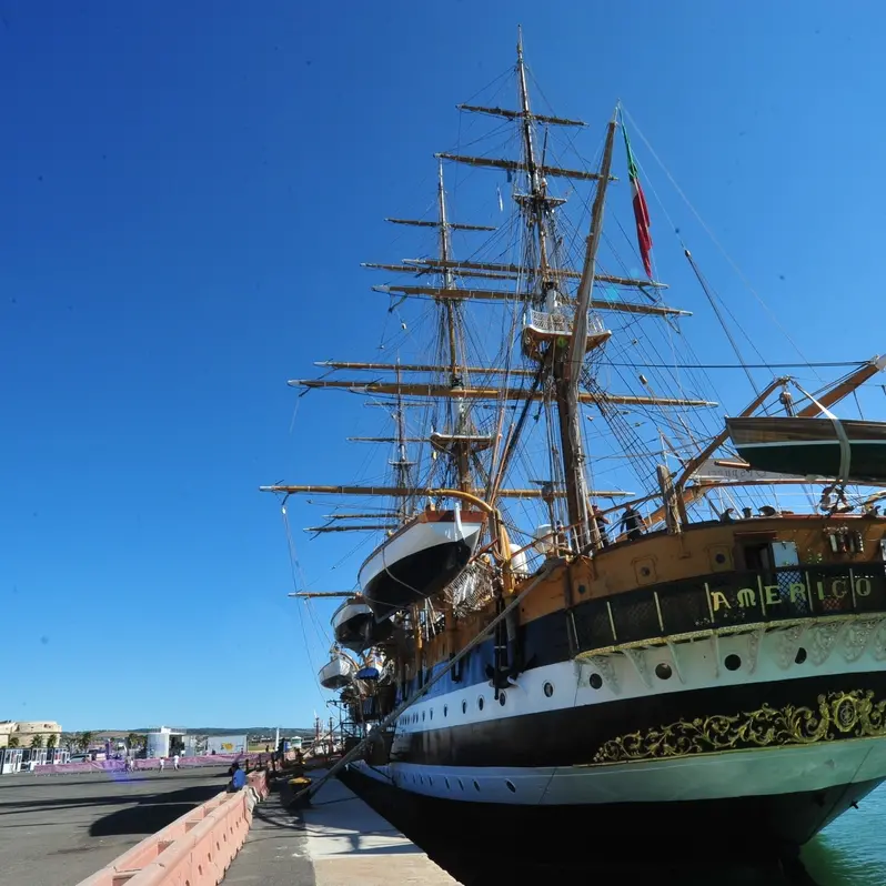 La Vespucci torna in porto per cinque giorni