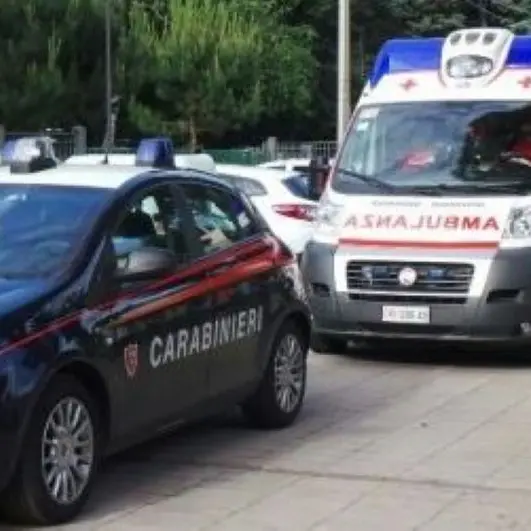 Pullman di una gita scolastica si scontra con un furgone