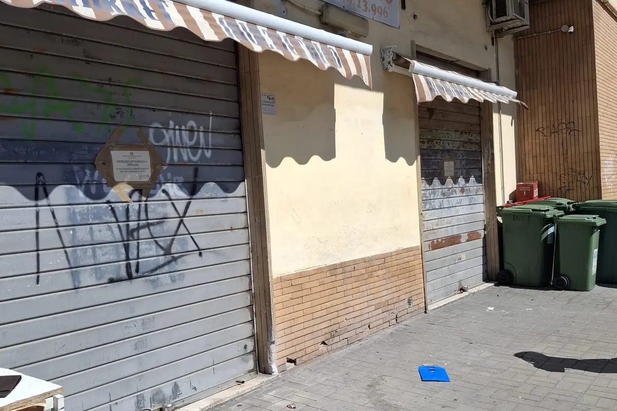 Risse e disordini in strada, chiuso un mini market a Ladispoli