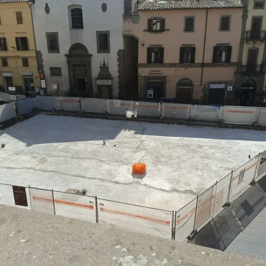 Cantiere Comune, oggi la posa in opera dei lastroni