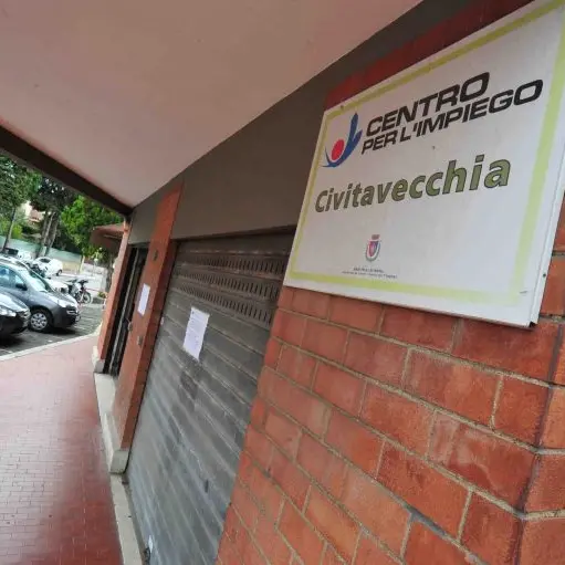Il contributo passa a 1,5 milioni: sospeso e riaperto il bando