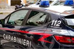Furto sventato in un locale: proprietario blocca il ladro, arrestato dai Carabinieri