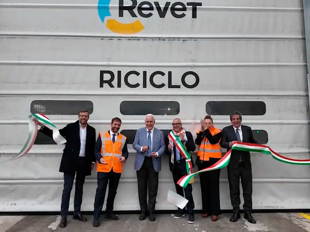 Revet (Gruppo Plures) avvia la seconda linea di produzione