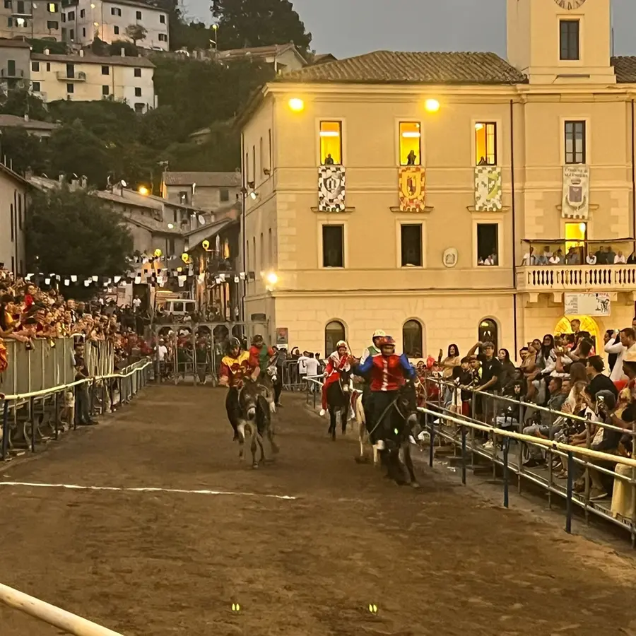 È il giorno del Palio delle Contrade