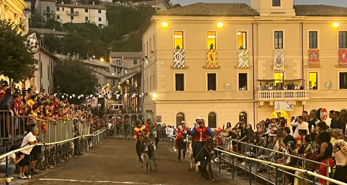 È il giorno del Palio delle Contrade