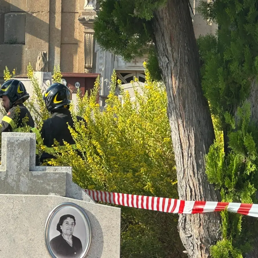 Cimitero monumentale, intervento di Vigili del fuoco, Polizia locale e carabinieri