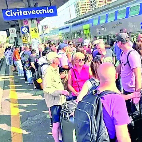 Fl5, pendolari allo stremo: «Ora parliamo noi»