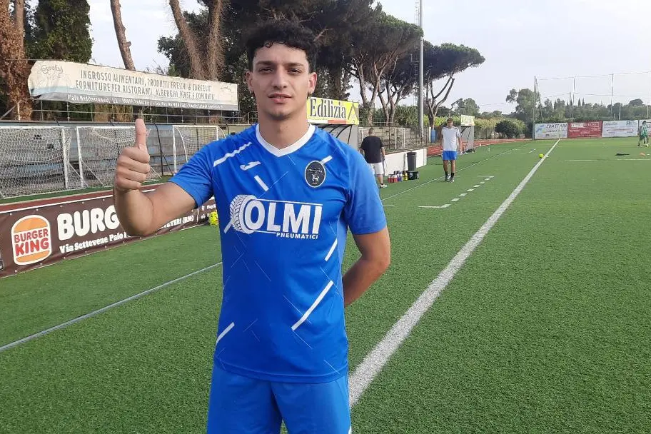 <p>Alessio Falco esulta per la vittoria</p>\\n