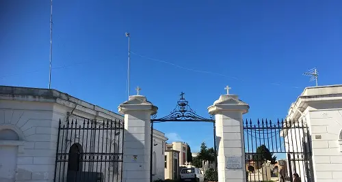 Ricorrenza dei defunti, cimiteri aperti e visite guidate