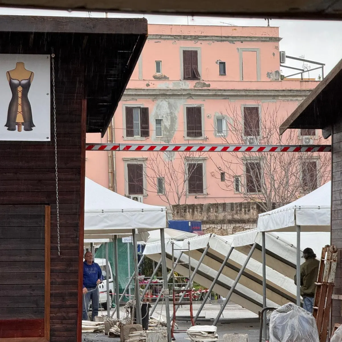 Restyling mercato, iniziate le operazioni per il trasferimento