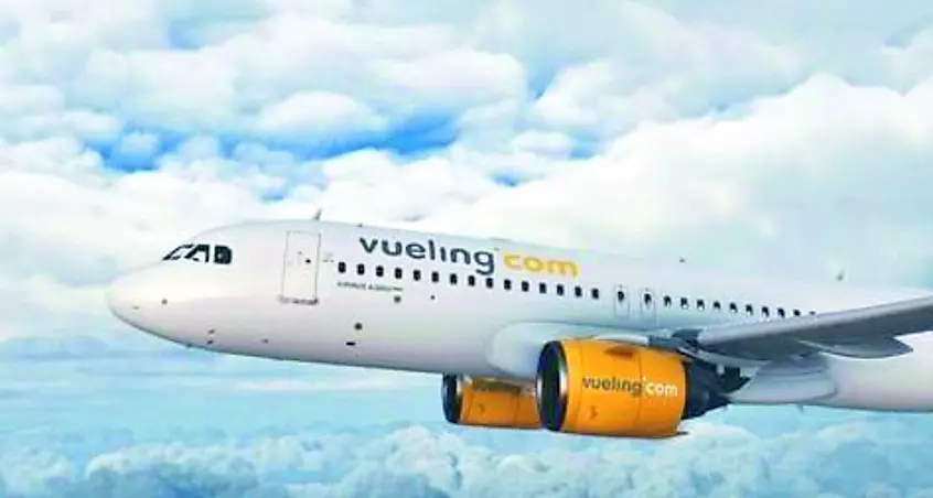 Aeroporto, il grido d’allarme di Uil trasporti: «Vueling taglia, a rischio centinaia di lavoratori»