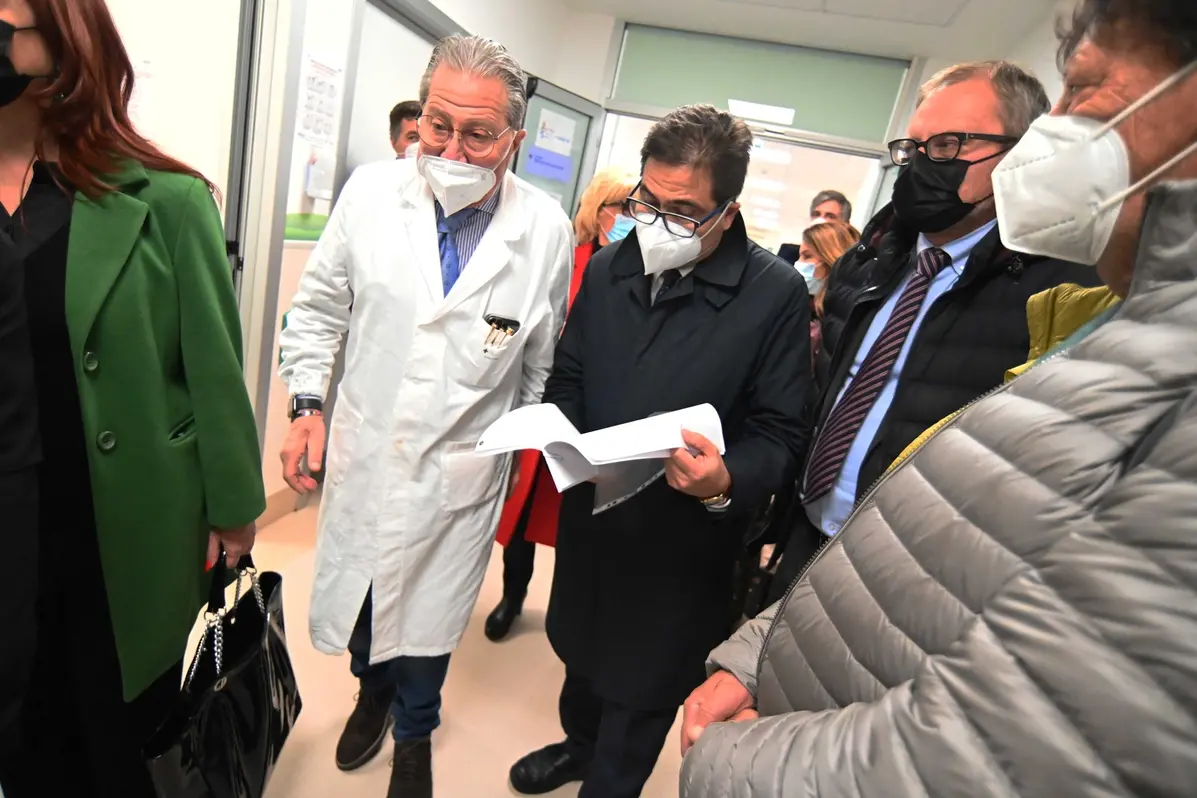 D’Amato visita il San Paolo Farmacia, endoscopia e ortopedia “hi-tech”