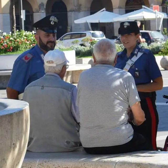 «Si fingono carabinieri per truffarci»