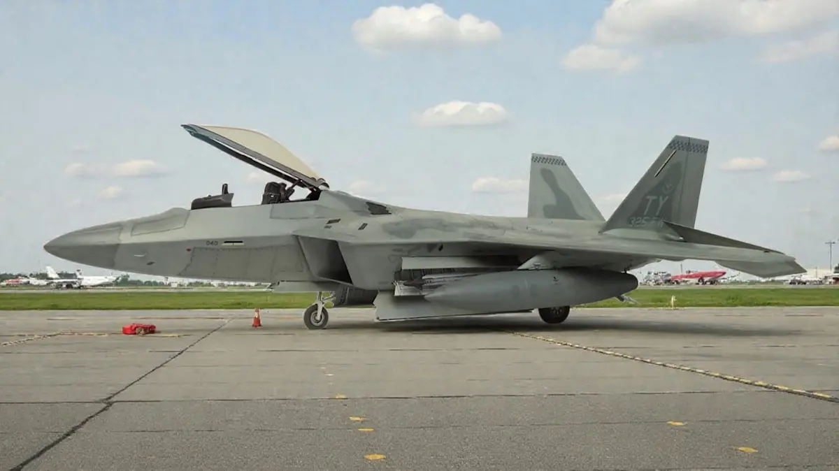 F-22 di George Sarris