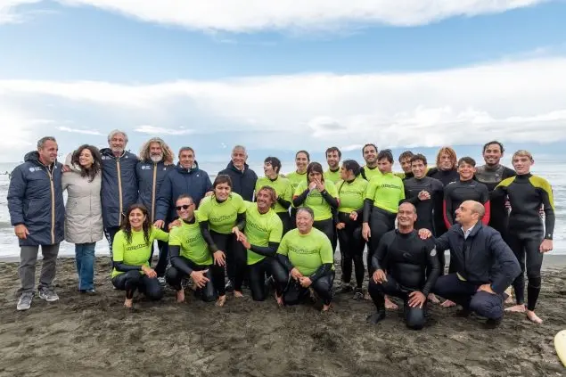 Surf, a Fregene la giornata conclusiva del progetto “Surf & Sup Inclusivo-Un mare di sport e inclusione”