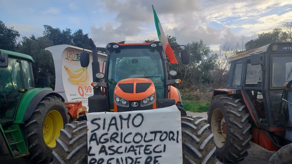 La protesta degli agricoltori arriva al Comune di Ladispoli