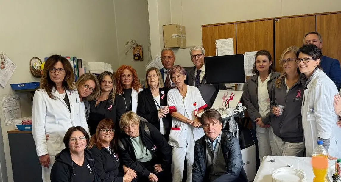 L’associazione Tarquinia in rosa dona un ecografo alla chirurgia senologica dell’ospedale Santa Rosa