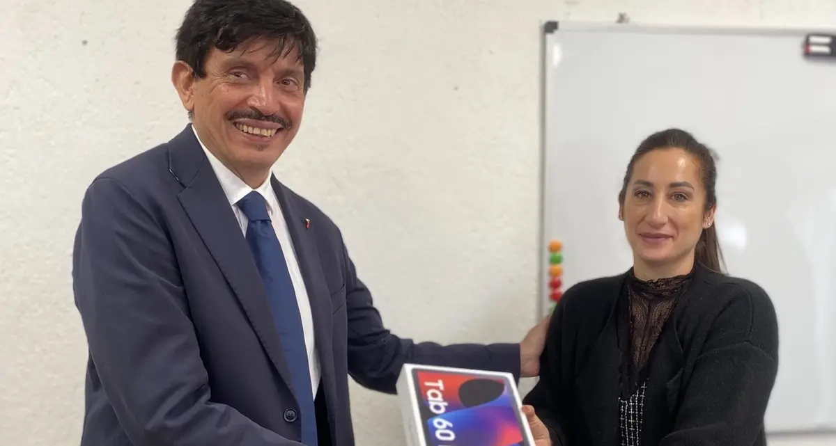 Dispositivi per la traduzione Lis nelle cinque farmacie comunali