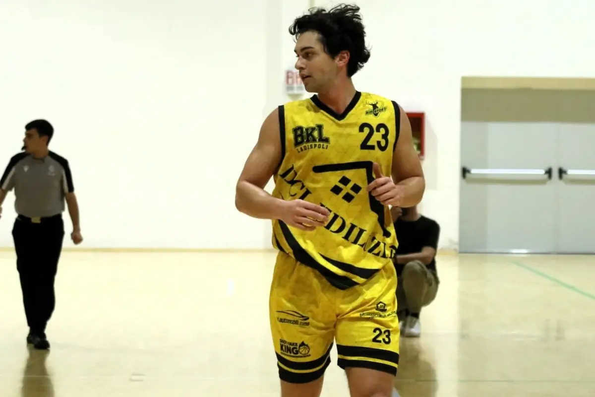 <p>Samuele Garbini in azione con la maglia della Dcl Edilizia</p>\\n