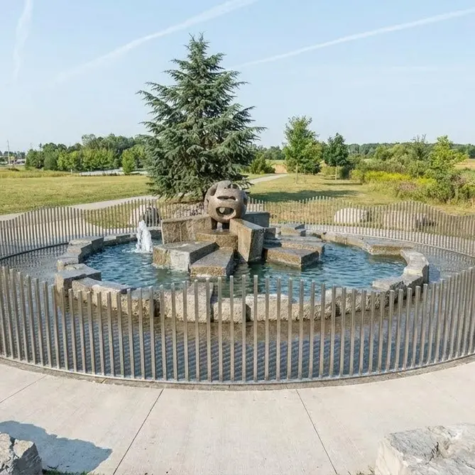 Fontana a sfera, ecco il progetto per la recinzione