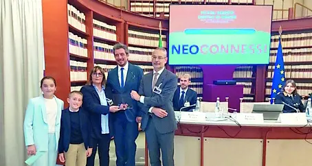 La V B di Tolfa premiata alla Camera: creatività, educazione digitale e ponti tra generazioni