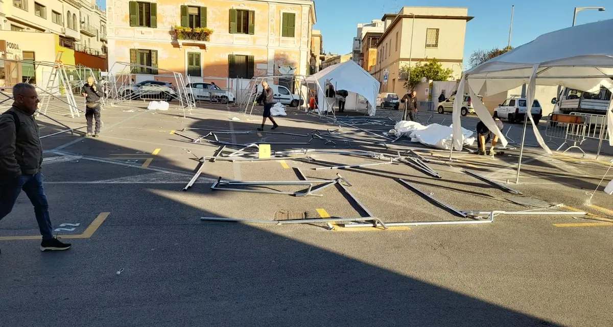 Mercato, gazebo a piazza XXIV Maggio ko dopo 24 ore: trasferimento in salita