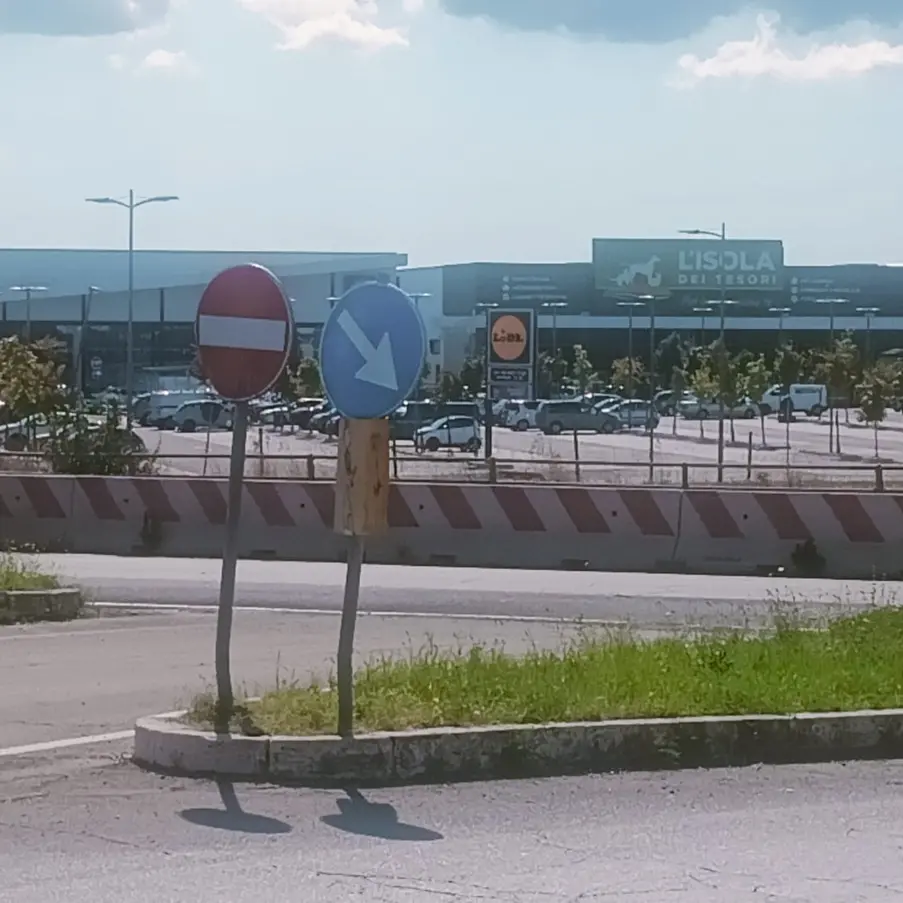 «Ripristinare la svolta a sinistra per il Poggino e i centri commerciali»