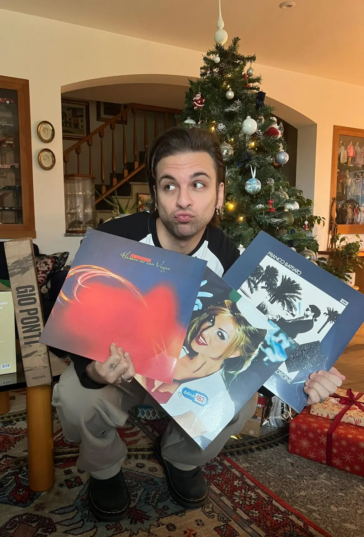 Tarquinia, Alessio Bernabei riparte dal “Primo caffè”