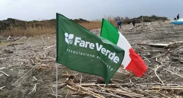 Tarquinia, Fare Verde oggi pulisce la spiaggia di Pian di Spille