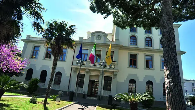 Civitavecchia approva il nuovo contratto OEPAC: più ore, maggiore flessibilità e servizi ampliati per l’inclusione scolastica