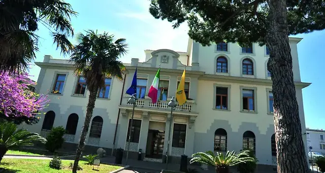 Civitavecchia approva il nuovo contratto OEPAC: più ore, maggiore flessibilità e servizi ampliati per l’inclusione scolastica