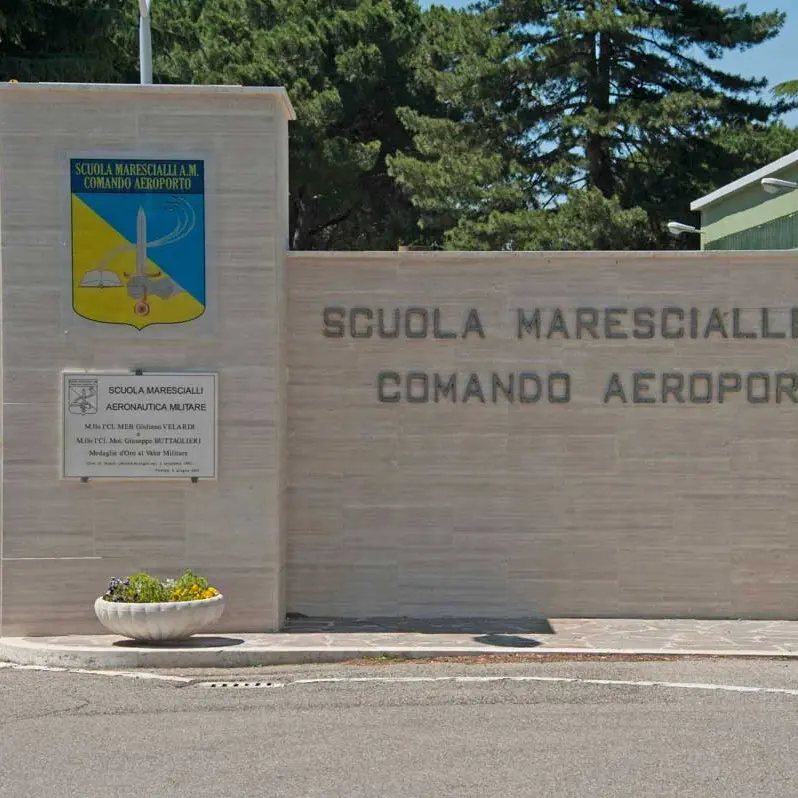 “Servita carne avariata ai militari”