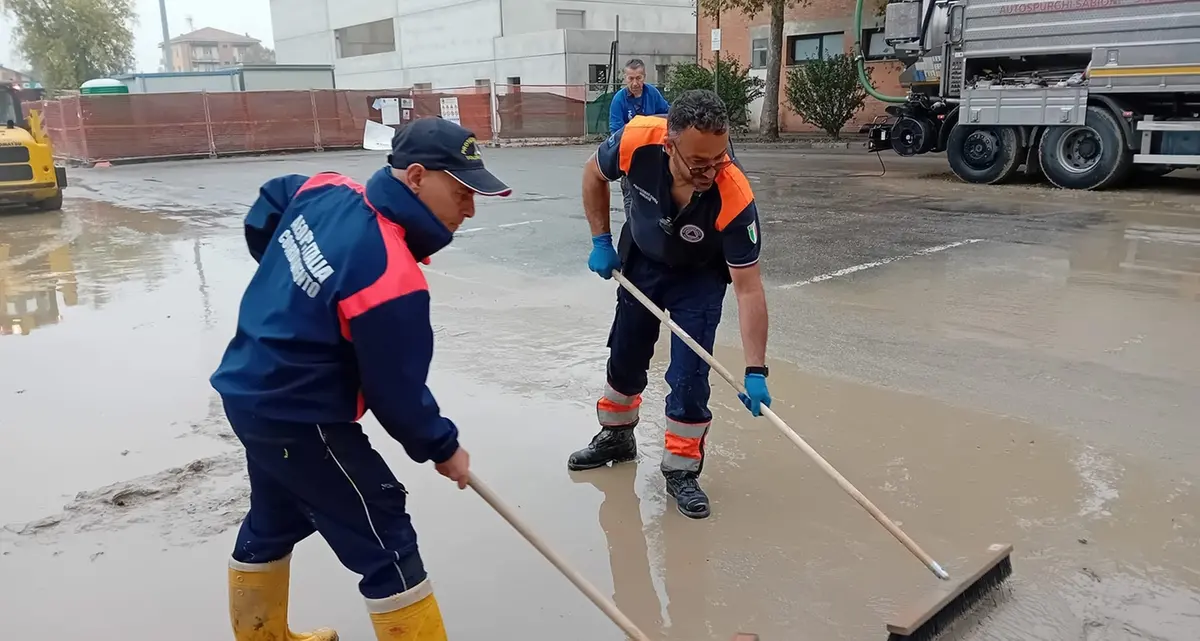 Aeopc e Prociv Arci a Budrio in aiuto alle popolazioni alluvionate