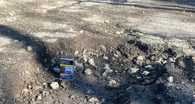 «Ponte pericolante e crateri sull’asfalto»