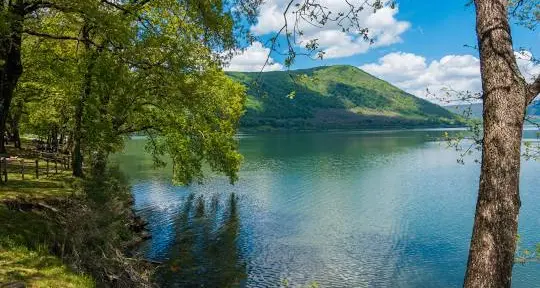 Il lago di Vico torna balneabile