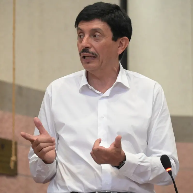 Metti una sera a cena Enel, Sindaco e Poletti