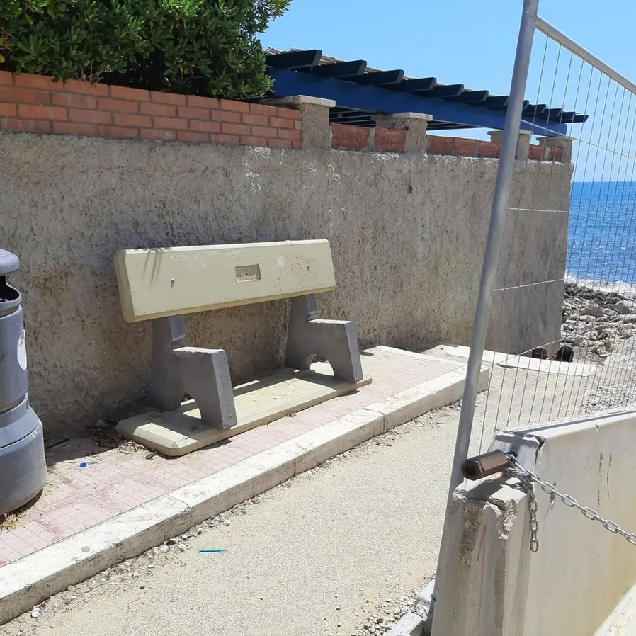 La città dimentica la panchina gialla di Giulio Regeni