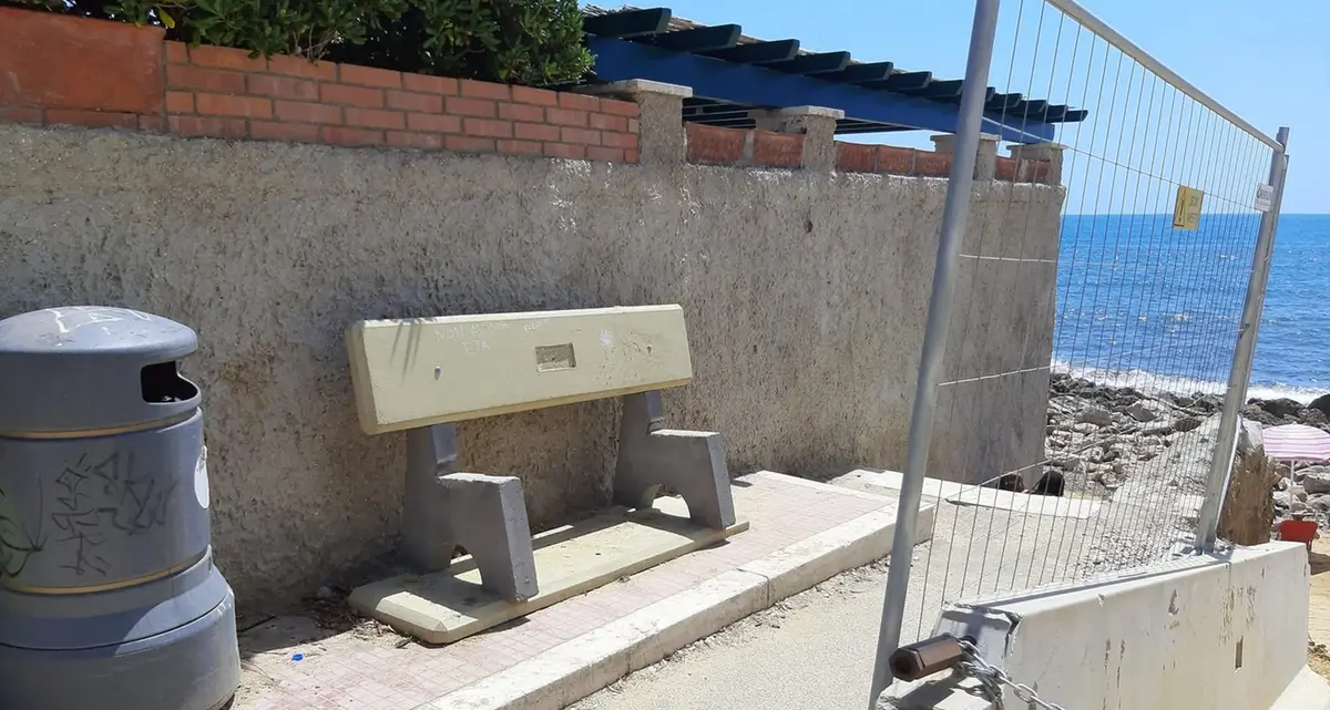 La città dimentica la panchina gialla di Giulio Regeni