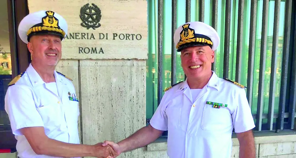 Passaggio di consegne al comando della Capitaneria di porto: gli auguri del sindaco