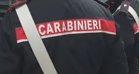 Rapinò un esercizio commerciale con dei complici, donna in carcere