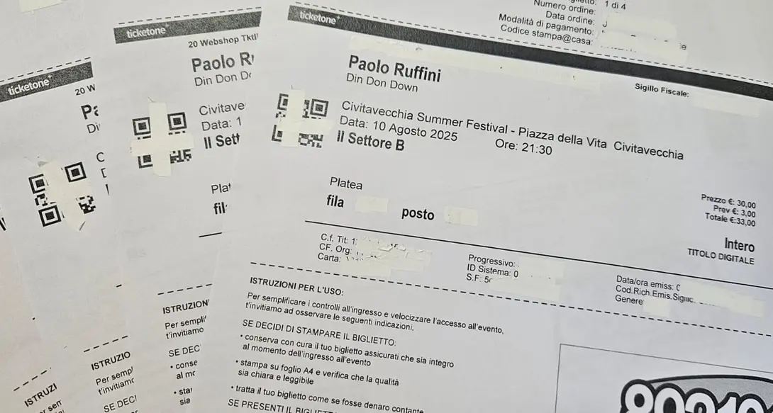 Biglietti acquistati per 140 euro e niente posto a sedere: la denuncia