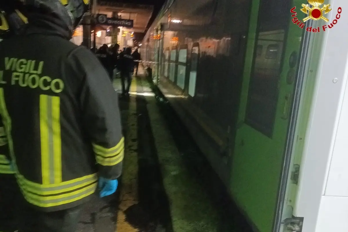 Giovane muore investito dal treno