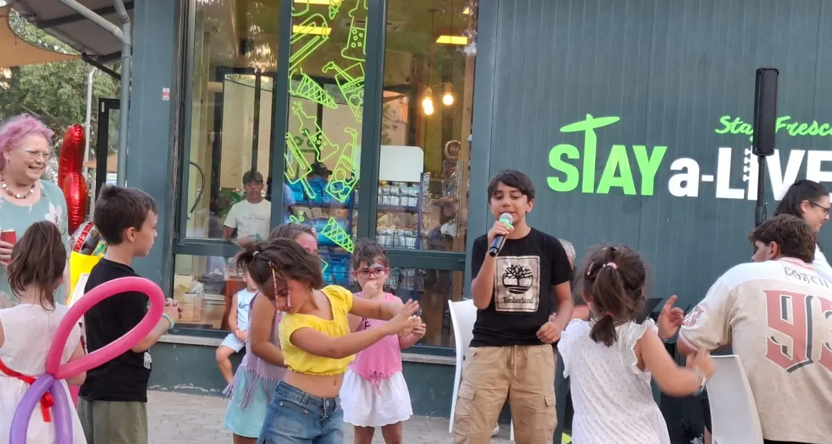 “Stay Fresco” accende l’estate con la voce dei giovani: in scena la scuola Scaccia