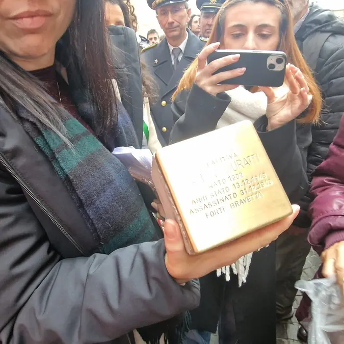 Viterbo: una pietra d’inciampo ricorda Mariano Buratti