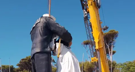 Statua del bacio, Tidei: «Il 6 luglio Santa Marinella celebrerà il bacio, l’amore e la pace»